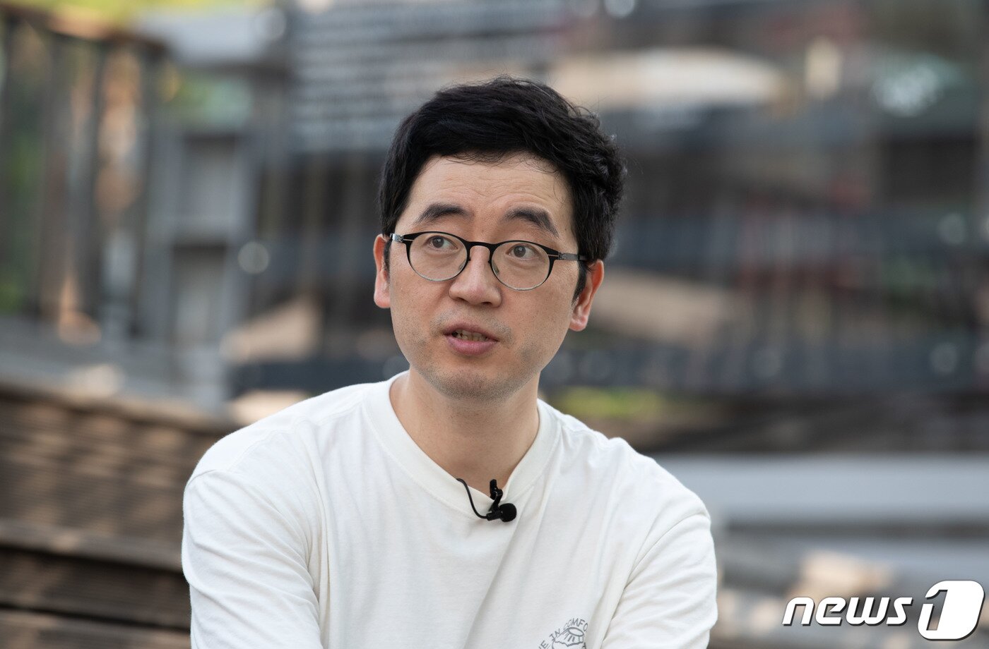 본문 이미지 - 채상욱 하나금융투자 애널리스트가 19일 오후 서울 강남역에서 뉴스1과 인터뷰를 하고 있다. 2020.8.19/뉴스1 ⓒ News1 이재명 기자
