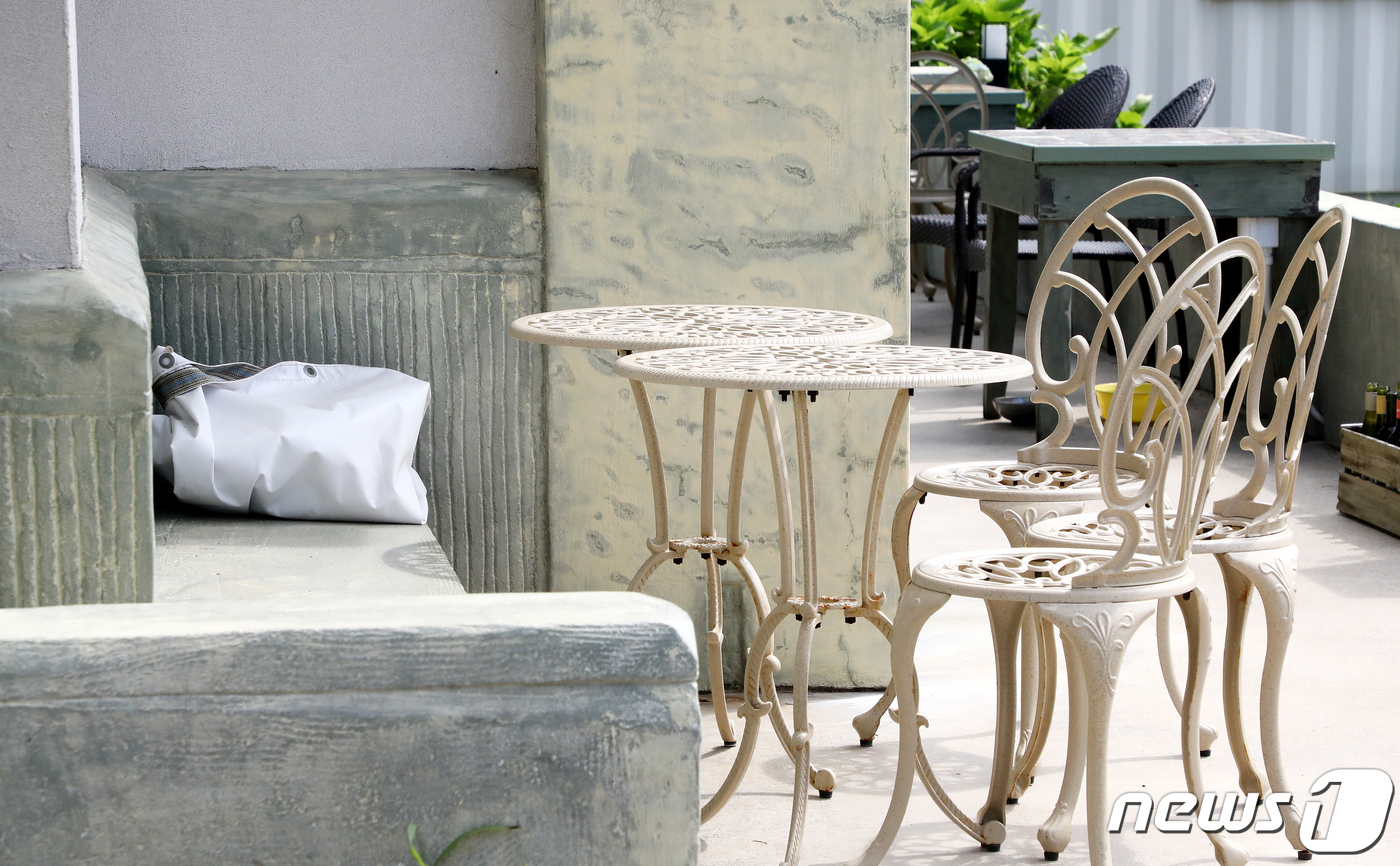 (서귀포=뉴스1) 오미란 기자 = 28일 오전 제주 서귀포시 남원읍 태흥리의 한 게스트하우스. 이 게스트하우스 운영자인 A씨는 지난 24일 수도권 지역을 방문했으며 25일 제주에 …