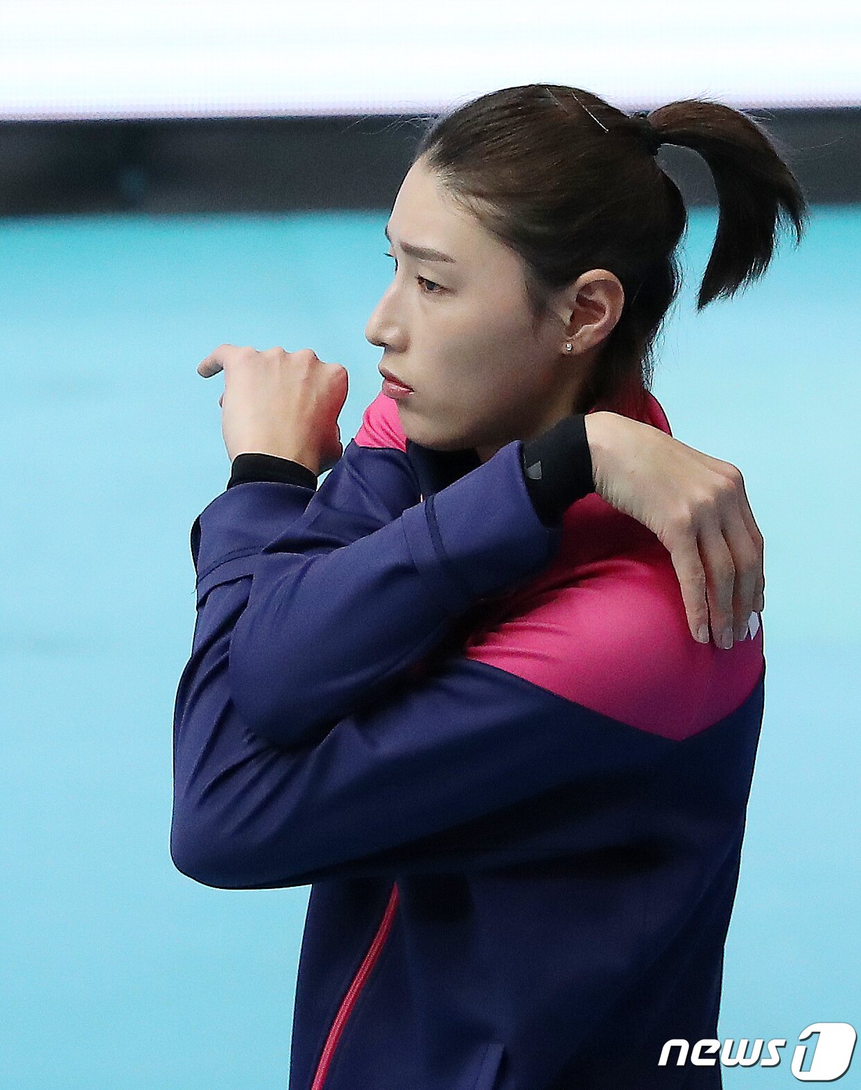 본문 이미지 - '10년 만의 복귀전' 앞두고 긴장한 표정의 김연경 ⓒ News1 김진환 기자