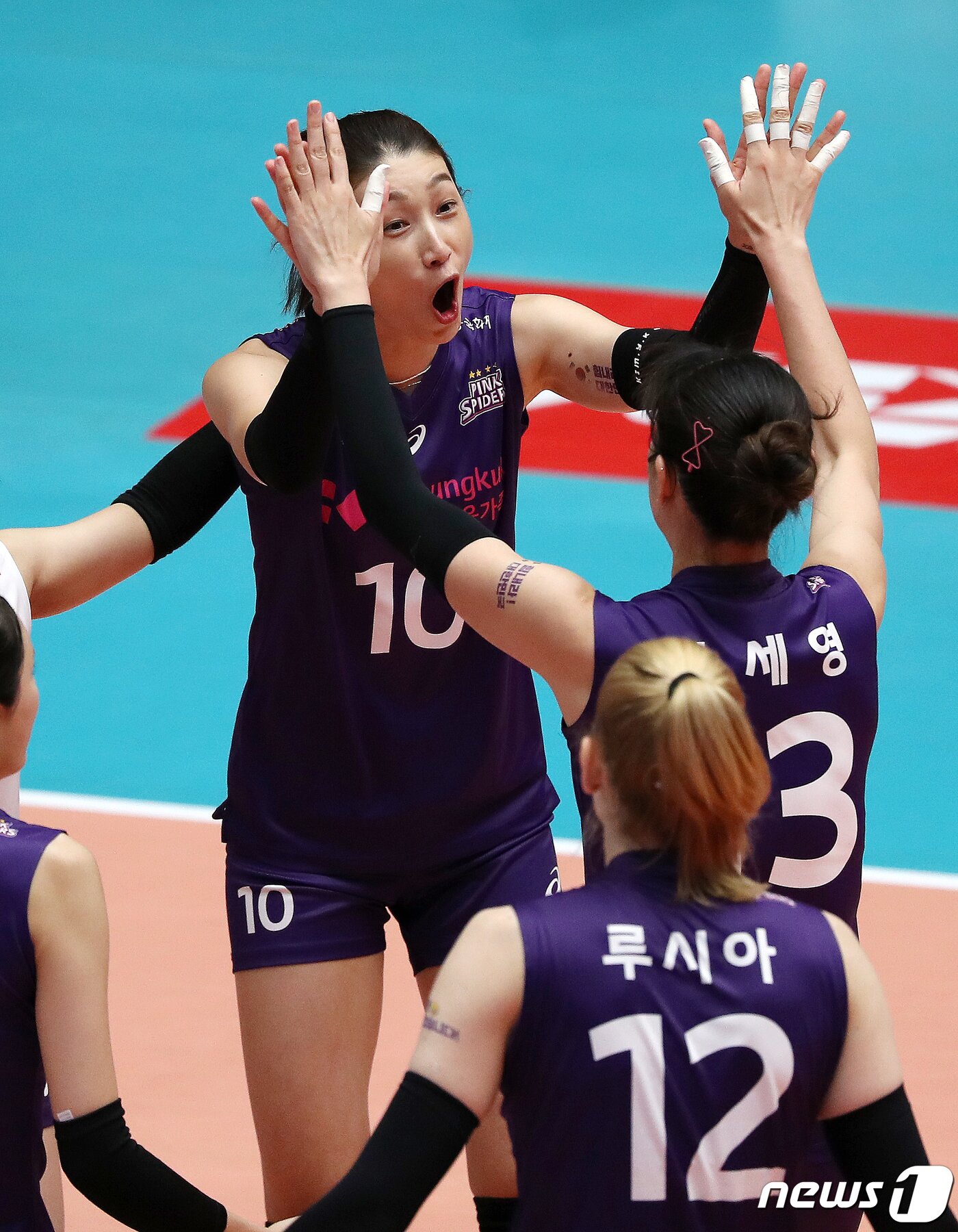 본문 이미지 - 환호하는 김연경 ⓒ News1 김진환 기자