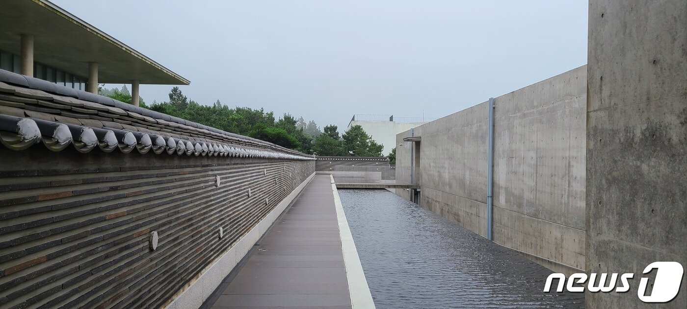 본문 이미지 - 안도 타다오가 설계한 본태박물관.ⓒ 뉴스1 이기림 기자