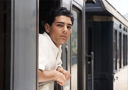 본문 이미지 - 고향을 떠나는 살바토레