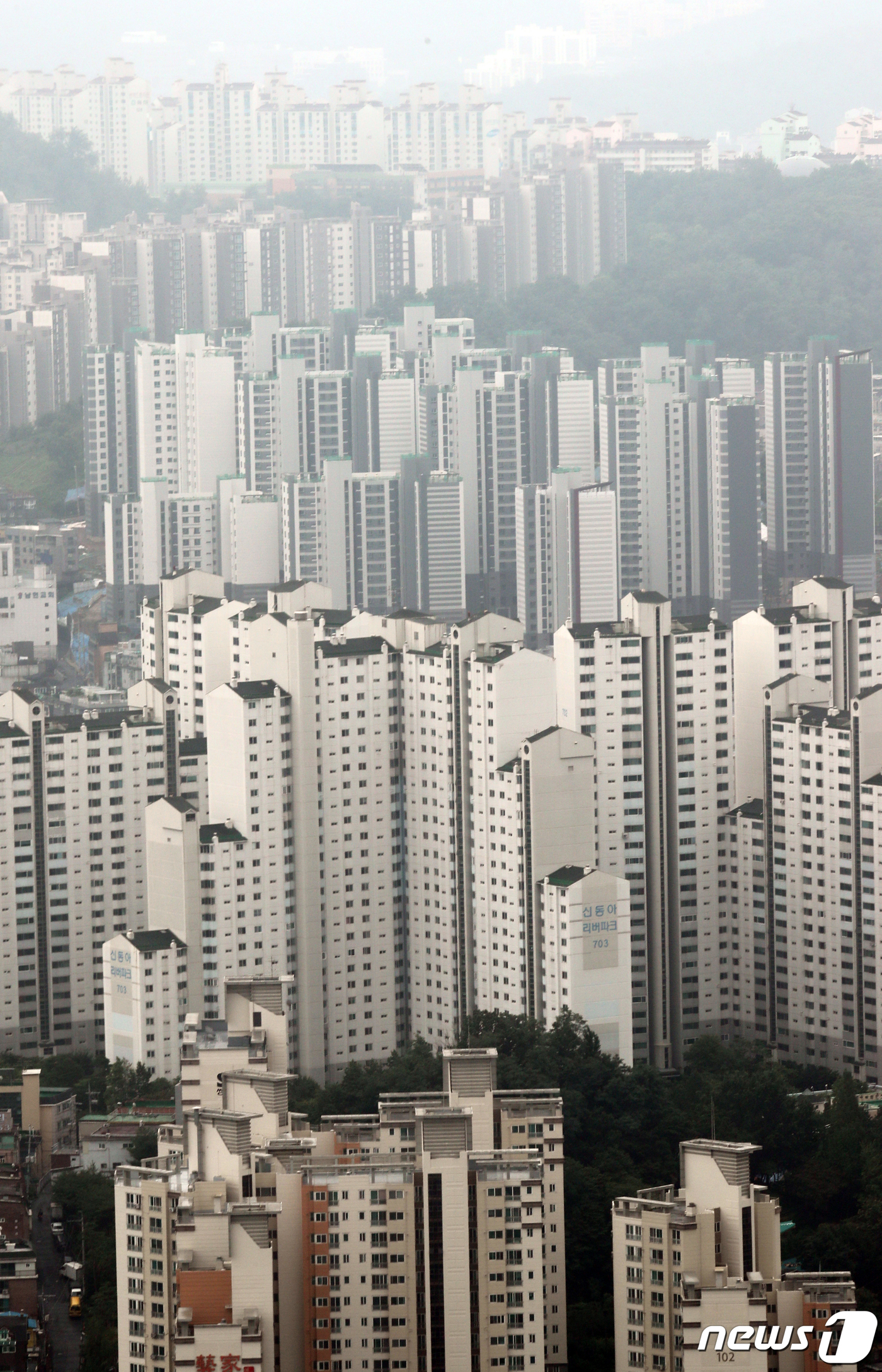 (서울=뉴스1) 송원영 기자 = 정부가 집값 안정을 위해 수도권에 13만2000가구의 주택을 추가 공급하는 23번째 '8.4 부동산 공급 대책' 을 발표했다. 도심 유휴부지를 활용 …