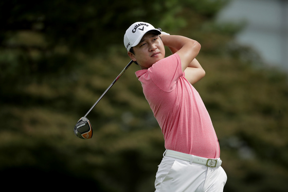 '31세 루키' 왕정훈, KPGA 군산 CC 오픈 첫날 9언더파 단독 선두