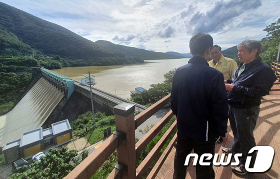 섬진강댐 점검하는 김계조 행안부 재난안전관리본부장