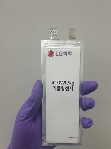 본문 이미지 - 고고도 무인기에 탑재된 리튬황 배터리.(LG화학 제공)ⓒ 뉴스1