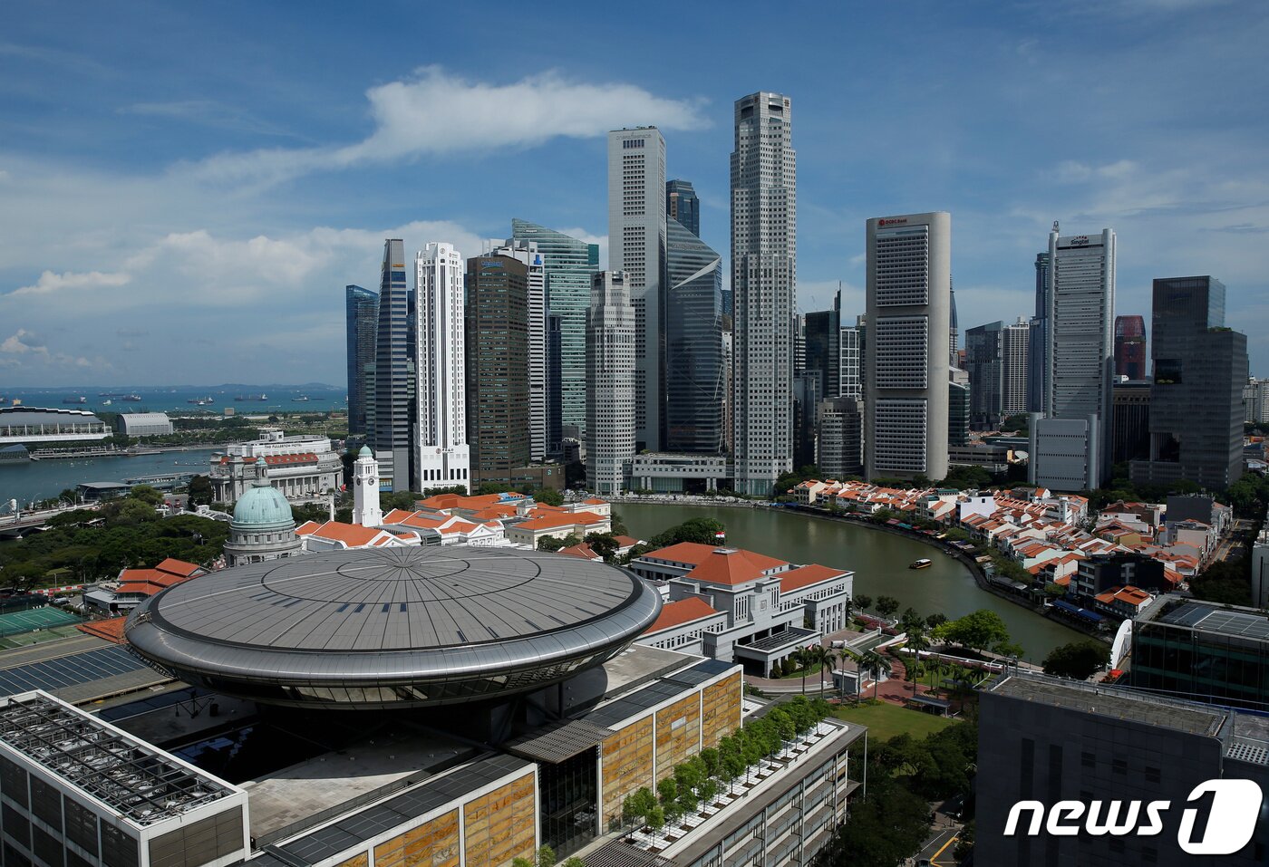 본문 이미지 - 싱가포르 도심의 고층 빌딩. ⓒ로이터