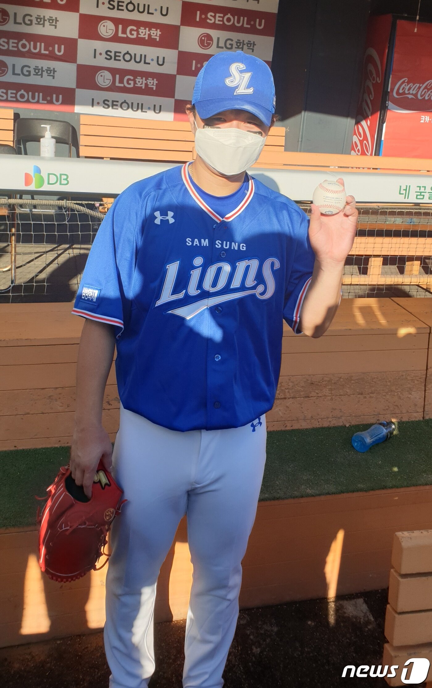 본문 이미지 - 삼성 최채흥이 13일 데뷔 첫 완봉승을 따냈다.ⓒ 뉴스1