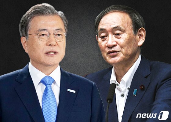 본문 이미지 - 문재인 대통령과 스가 요시히데 일본 총리의 모습. ⓒ News1 이지원 디자이너