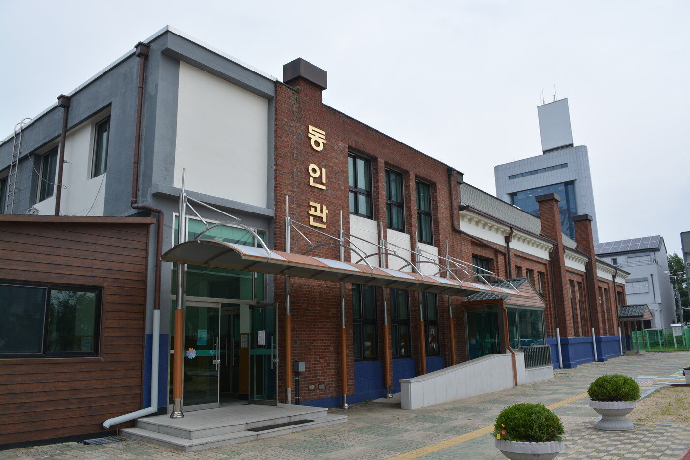 본문 이미지 - 대구 동인초등학교 강당.(문화재청 제공)ⓒ 뉴스1