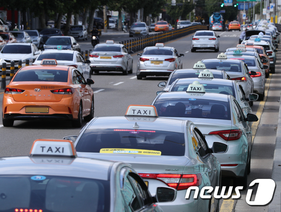 코로나19 이후 서울시 택시 운행 22% 감소