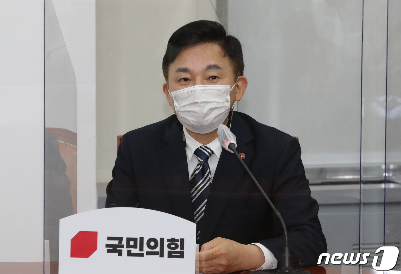 본문 이미지 - 원희룡 제주지사가 25일 오전 서울 여의도 국회에서 열린 국민의힘 소속 시·도지사 조찬 간담회에서 인사말을 하고 있다. 2020.9.25/뉴스1 ⓒ News1 박세연 기자