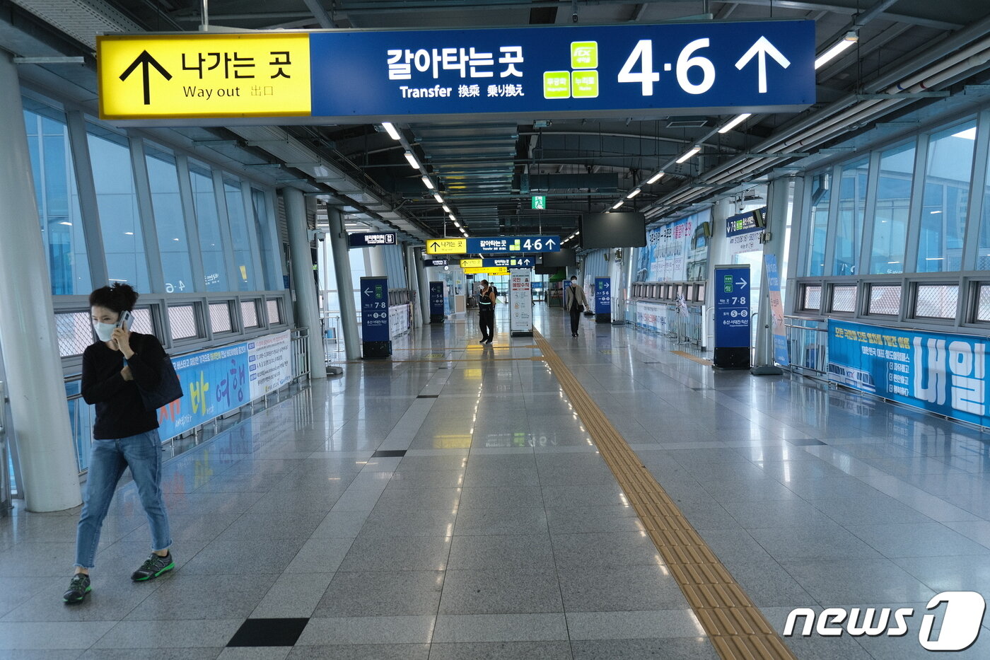 본문 이미지 - 추석 연휴를 하루 앞둔 29일 오전 광주 광산구 광주송정역이 한산한 모습을 보이고 있다.2020.9.29 /뉴스1 ⓒ News1 정다움 기자