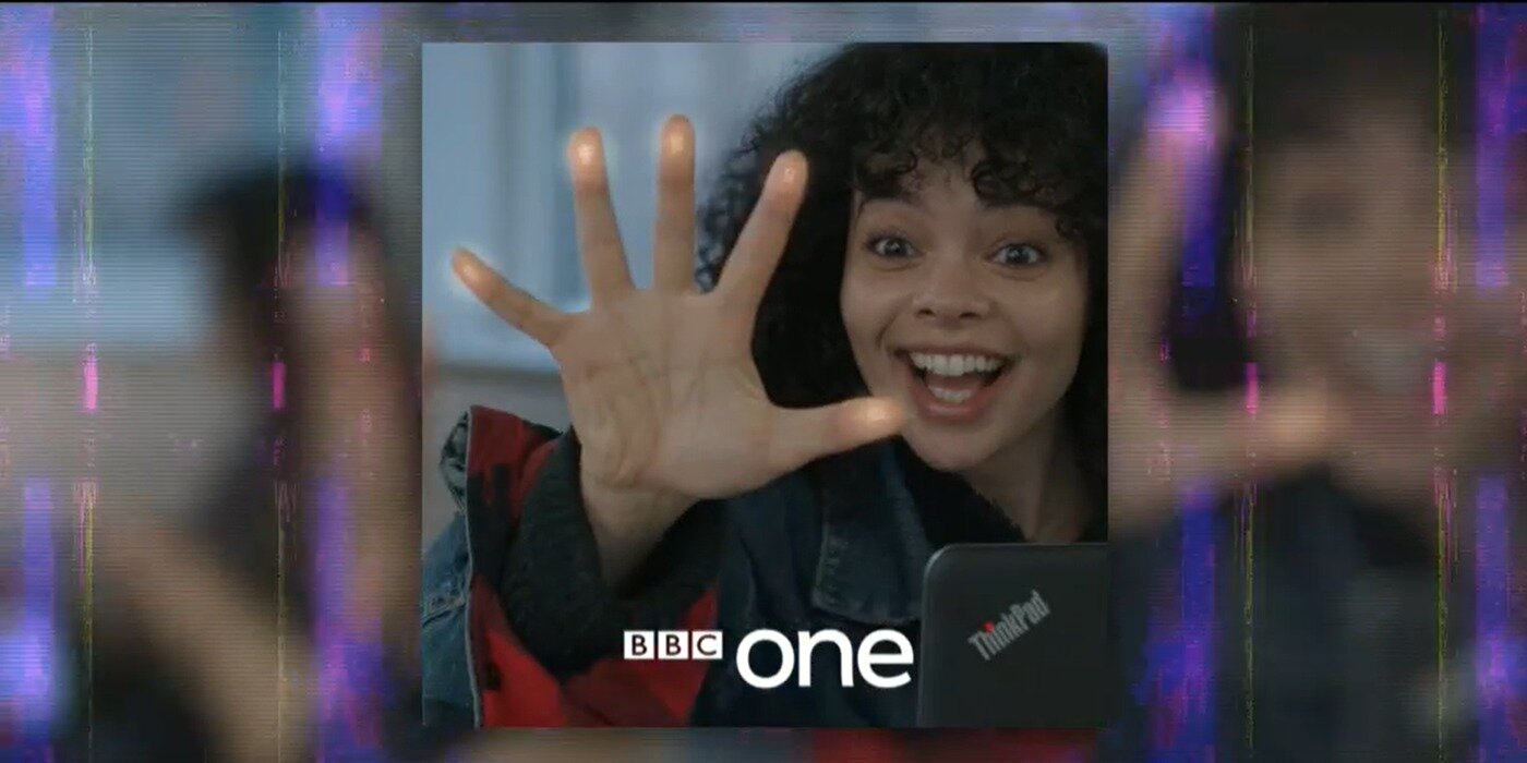 본문 이미지 - 손에 전자칩을 이식한 등장인물 (Years and Years BBC One 에고편 갈무리) /뉴스1