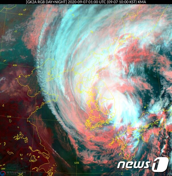 본문 이미지 - 7일 오전 10시 기준 천리안위성 2A호로 본 한반도 RGB 주야간 합성영상(기상청 국가기상위성센터 제공) ⓒ 뉴스1 황덕현 기자