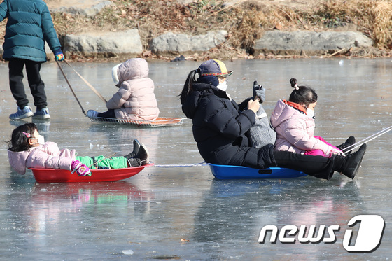 [내일날씨] Cold waves on the way to work Seoul -12·Cheorwon -20 degrees…  West Sea Once Snow (Comprehensive)