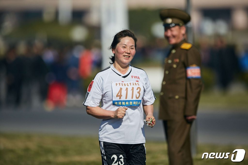 본문 이미지 - 평양 국제 마라톤 대회 모습&#40;pyongyangmarathon 누리집 제공&#41;ⓒ 뉴스1