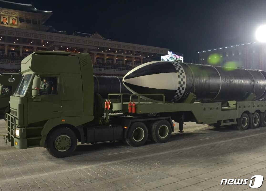 본문 이미지 - (평양 노동신문=뉴스1) = 북한이 지난 1월14일 평양 김일성광장에서 제8차 조선노동당 대회 기념 열병식을 개최했다. [국내에서만 사용가능. 재배포 금지. DB 금지. For Use Only in the Republic of Korea. Redistribution Prohibited] rodongphoto@news1.kr