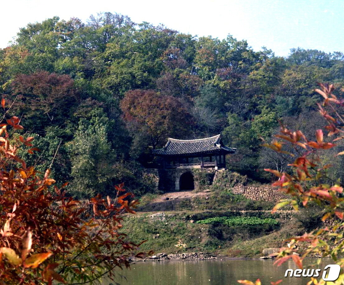 본문 이미지 - 황해북도 평산군에 있는 태백산성의 동문 전경. (미디어한국학 제공) 2021.01.09.ⓒ 뉴스1