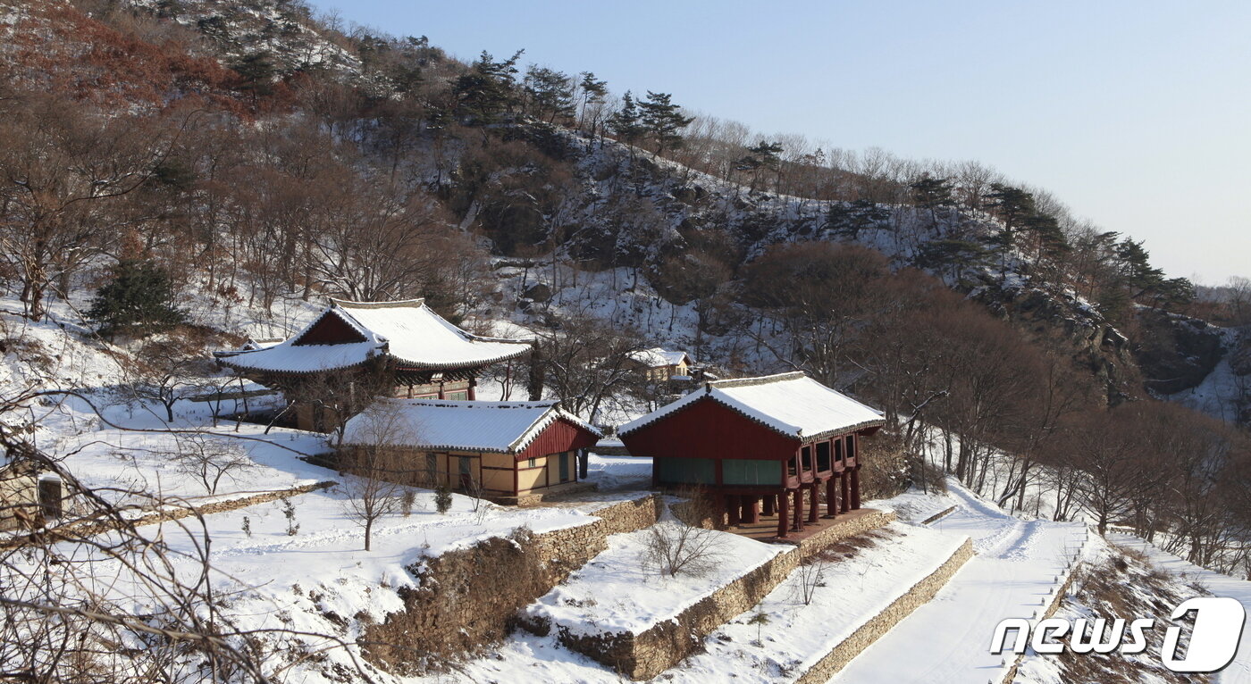 본문 이미지 - 황해북도 서흥군에 있는 귀진사 전경.(미디어한국학 제공) 2021.01.09.ⓒ 뉴스1