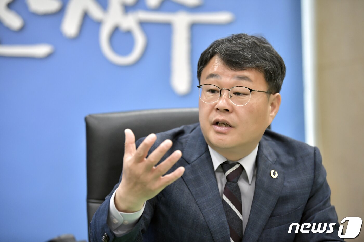 본문 이미지 - 장영수 전북 장수군수가 뉴스1 전북취재본부와 인터뷰를 하고 있다.2021.1.17 /뉴스1 ⓒ News1 김동규 기자