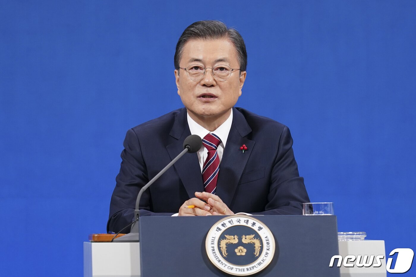 본문 이미지 - 문재인 대통령이 18일 오전 청와대 춘추관에서 신년 기자회견을 하고 있다. 2021.1.18/뉴스1 ⓒ News1 이광호 기자