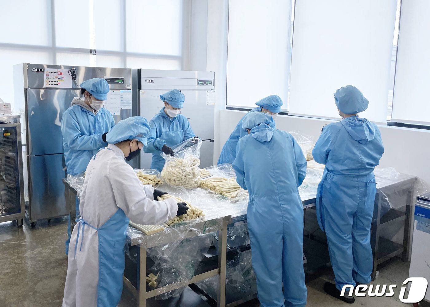 본문 이미지 - 사과떡볶이 밀키트 제작과정 (사과떡볶이 제공) ⓒ 뉴스1