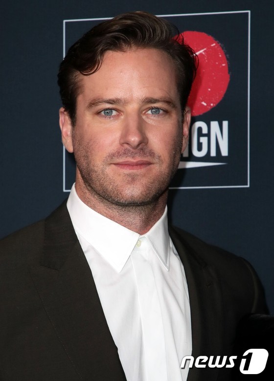 [N해외연예] Armie Hammer’s ex-girlfriend “he tried to eat my ribs” shock claims