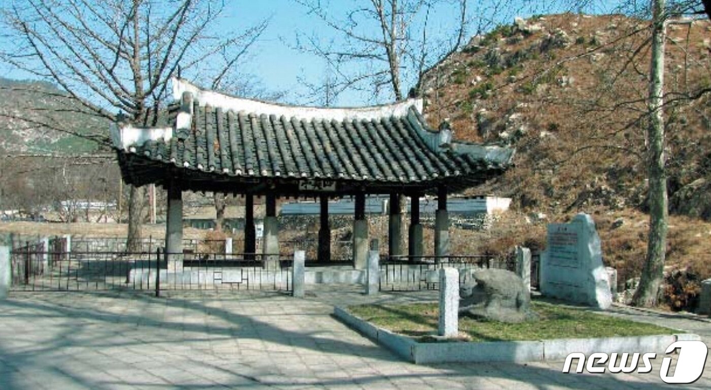 본문 이미지 - 황해남도 해주시 옥계동에 있는 사미정. 19세기 후반에 건립됐고, 1966년에 복원됐다. (미디어한국학 제공) 2021.01.23.ⓒ 뉴스1