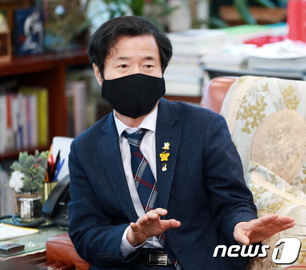 본문 이미지 - 김승환 전라북도교육감이 올해 역점 추진 사업에 대해 이야기하고 있다.(전북교육청 제공)ⓒ 뉴스1