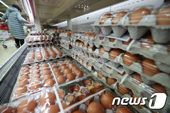 농협 48개 매장에서 30%이상 저렴한 정부 비축 계란 판매 시작