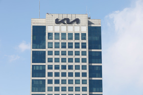 기아, 작년 매출 114조 '사상 최대'…영업익 9조781억원(상보)