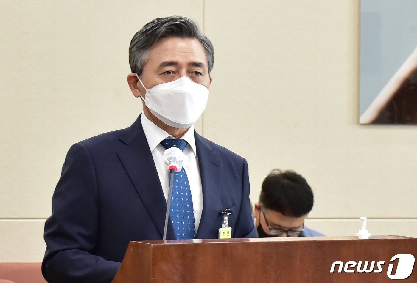 본문 이미지 - 양승동 KBS 사장이 12일 국회 과학기술정보방송통신위원회, 2021년도 KBS(한국방송공사)-EBS(한국교육방송공사) 국정감사에 출석, 기관보고를 하고 있다. 2021.10.12/뉴스1 ⓒ News1 오대일 기자