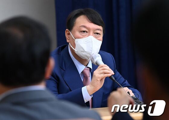 판사가 文과 동문', 재판에 왜 필요? 판사가 文과 동문', 재판에 왜 필요?