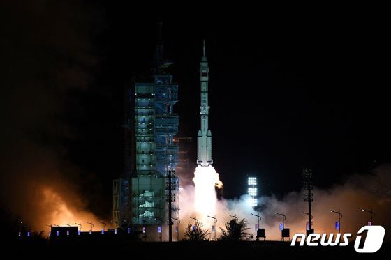 중국 유인 우주선 선저우(神舟) 13호 2021.10.16 © AFP=뉴스1