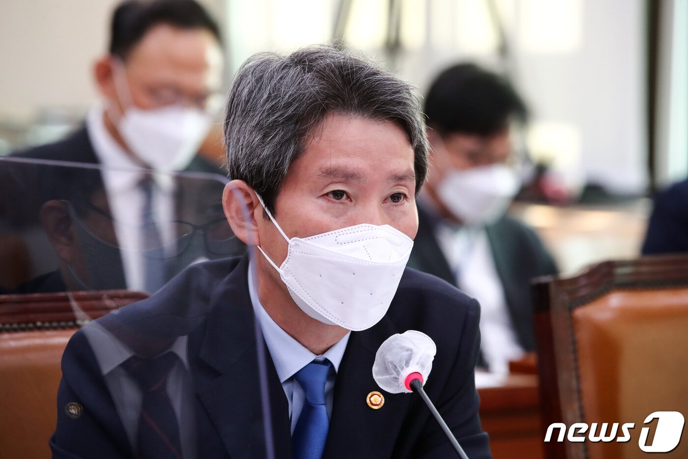 본문 이미지 - 이인영 통일부 장관이 18일 국회 외교통일위원회 국정감사에 출석, 여야 의원들의 질문에 답변하고 있다. 2021.10.18/뉴스1 ⓒ News1 구윤성 기자
