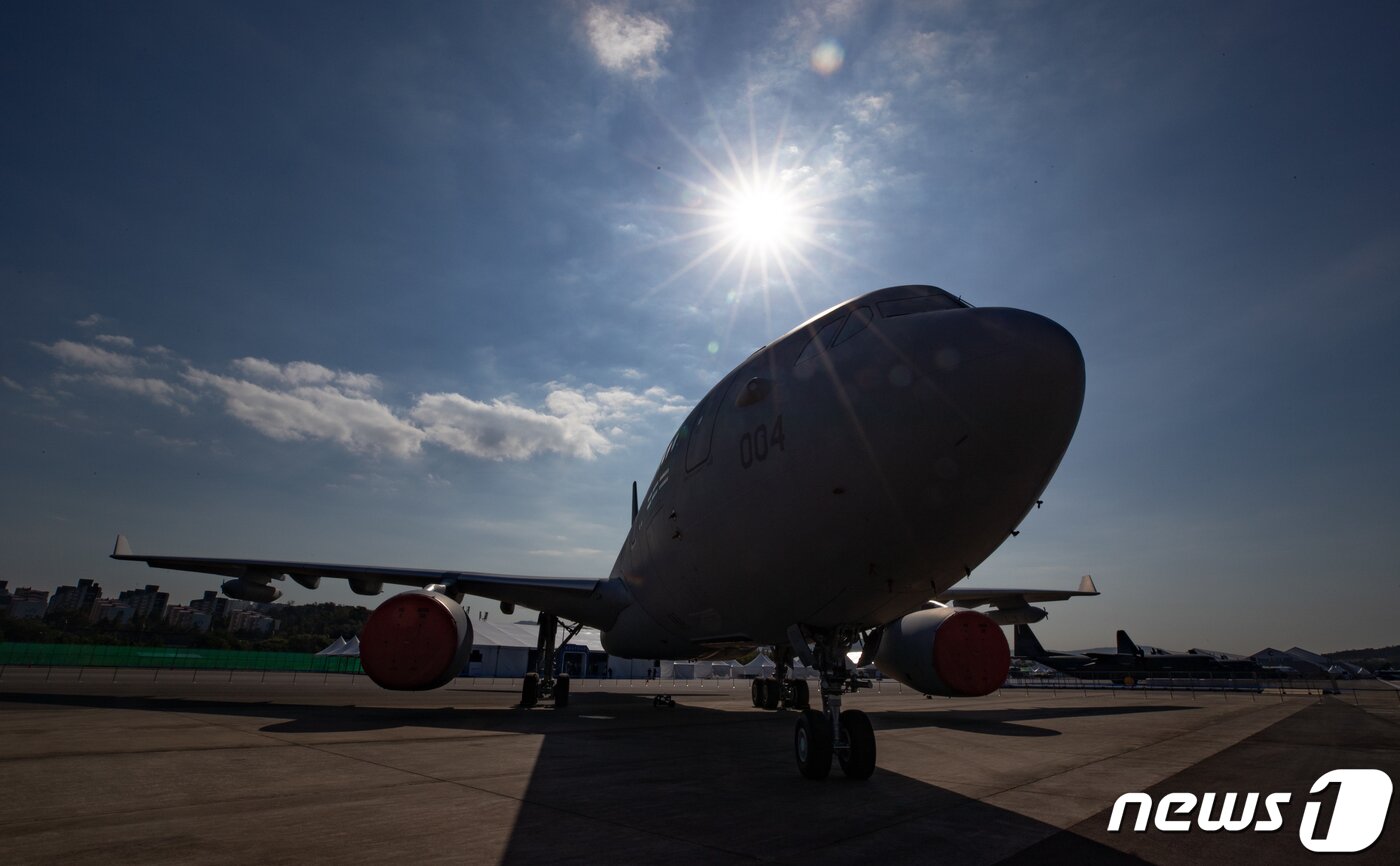 본문 이미지 - 공군 공중급유기 KC-330 '시그너스'. 2021.10.18/뉴스1 ⓒ News1 이재명 기자