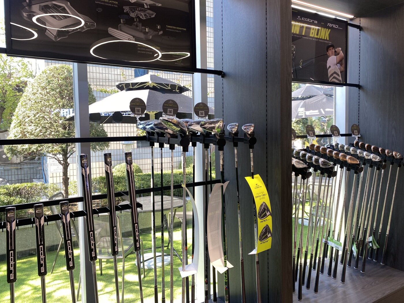 본문 이미지 - 지난 14일 문을 연 '코브라 푸마 스토어'에 판매 중인 코브라 골크클럽.ⓒ 뉴스1