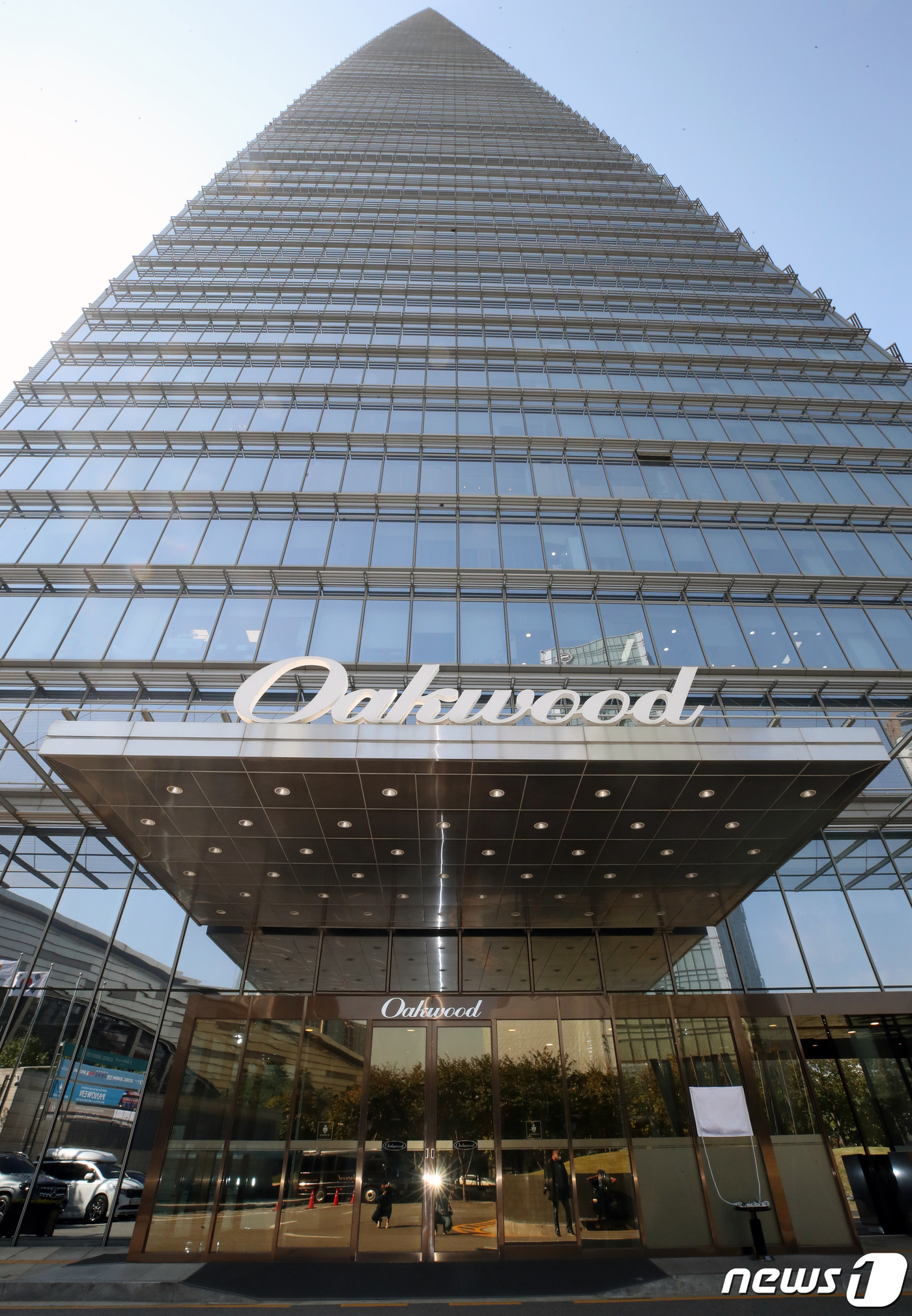 (인천=뉴스1) 정진욱 기자 = 한무컨벤션(주)에서 운영하는 오크우드 프리미어 인천이 한국관광협회중앙회가 시행하는 호텔 등급심사에서 가족호텔로서 최초로 최고 등급인 5성 등급을 획 …