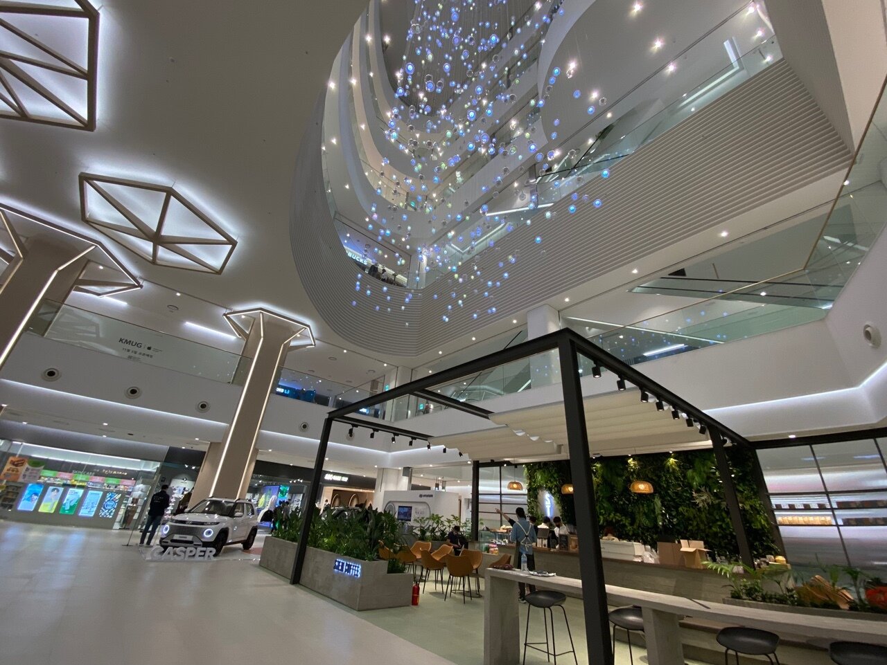 본문 이미지 - 27일 프리 오픈 기간 'AK플라자 광명점' 내부.ⓒ 뉴스1