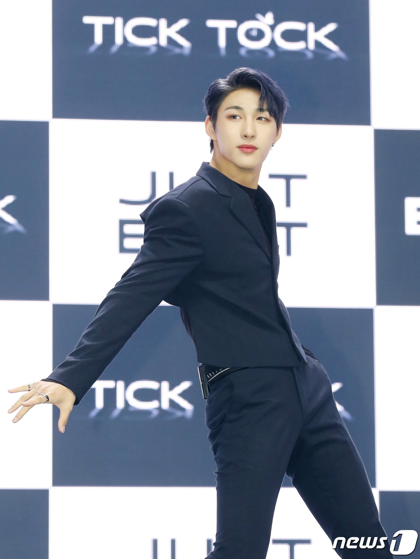 본문 이미지 - 저스트비 임지민이 27일 오후 서울 광진구 예스24라이브홀에서 열린 첫 번째 싱글 앨범 '저스트 비트' 발매기념 쇼케이스에서 포즈를 취하고 있다. 2021.10.27/뉴스1 ⓒ News1 권현진 기자