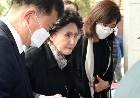 검찰, 노태우 일가 비자금 의혹 강제수사…김옥숙 자택 등 압수수색(종합)