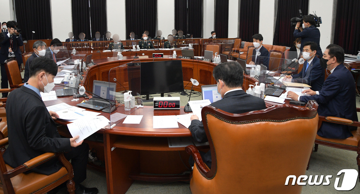 (서울=뉴스1) 이동해 기자 = 29일 오전 서울 여의도 국회에서 정보위원회의 국방정보본부에 대한 국정감사가 실시되고 있다. 2021.10.29/뉴스1