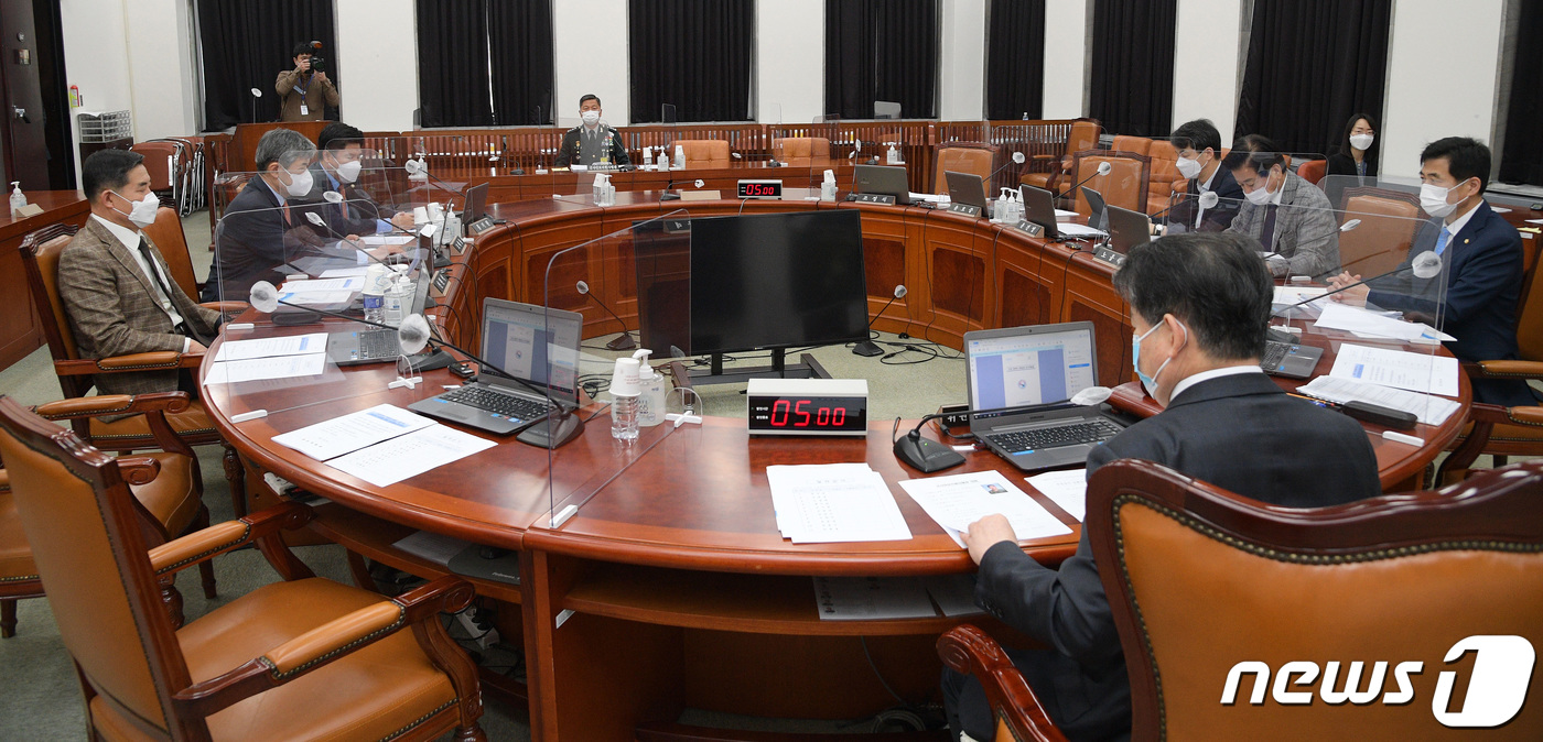 (서울=뉴스1) 이동해 기자 = 29일 오후 서울 여의도 국회에서 정보위원회의 군사안보지원사령부에 대한 국정감사가 실시되고 있다. 2021.10.29/뉴스1