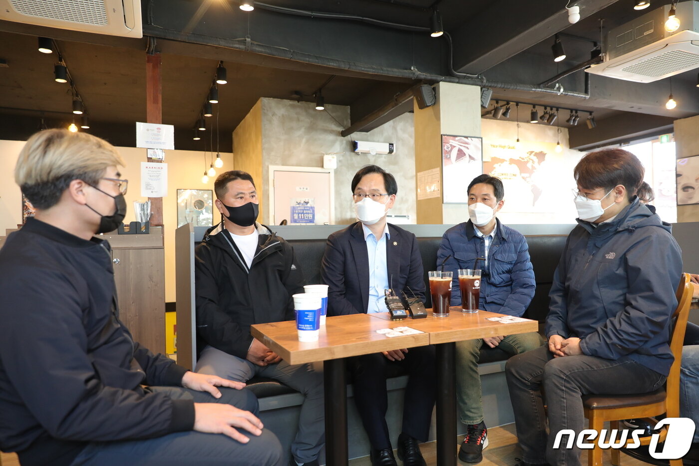 48시간마다 PCR검사? 장사 어떻게 하라고