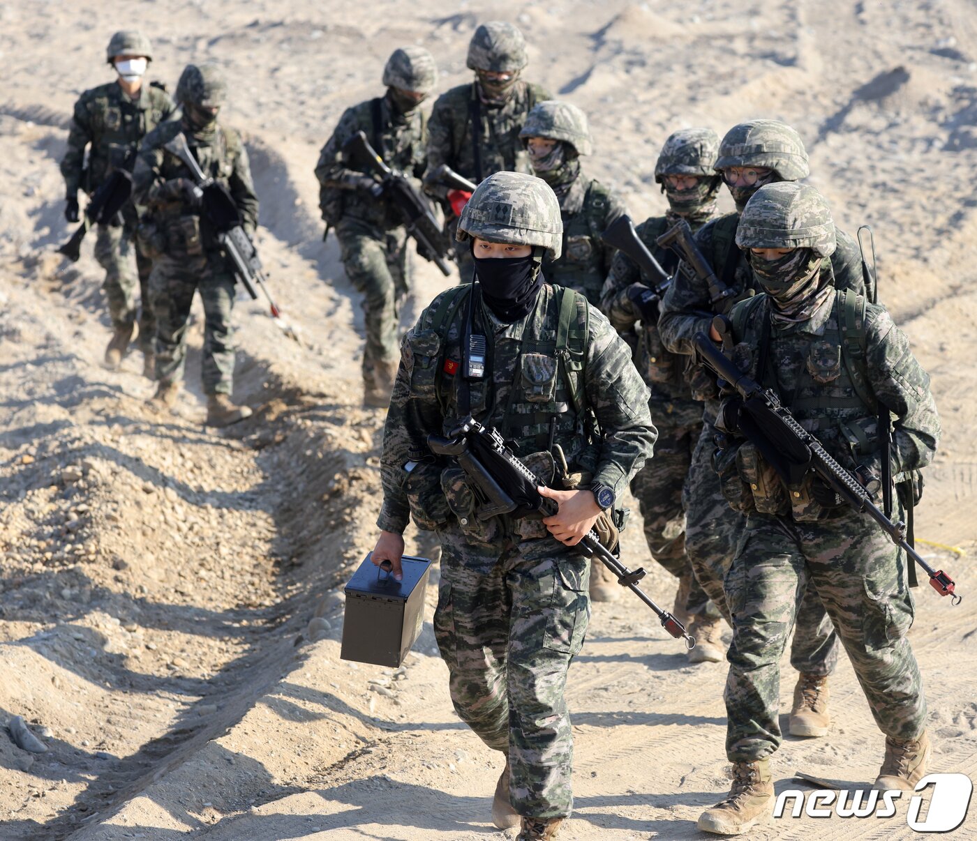 본문 이미지 - 해병대 훈련. .2021.10.31/뉴스1 ⓒ News1 최창호 기자
