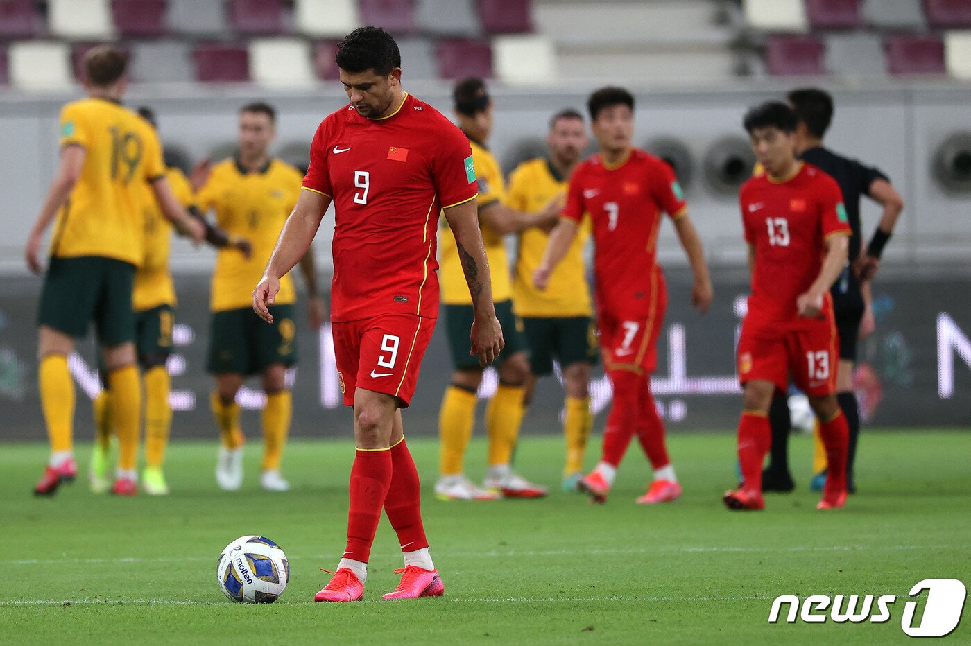 본문 이미지 - 월드컵 최종예선 B조 최하위를 기록 중인 중국 ⓒ AFP=뉴스1