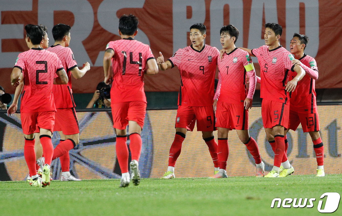 (안산=뉴스1) 안은나 기자 = 7일 오후 경기 안산와스타디움에서 열린 2022 국제축구연맹(FIFA) 카타르 월드컵 아시아지역 최종예선 A조 3차전 대한민국과 시리아의 경기 후반 …