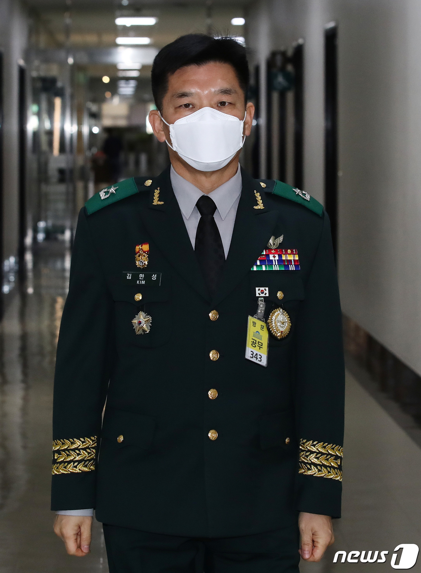 (서울=뉴스1) 이동해 기자 = 김한성 사이버작전사령관이 1일 오전 국회 정보위원회에서 열린 사이버작전사령부에 대한 국정감사에 참석하고 있다. 2021.11.1/뉴스1