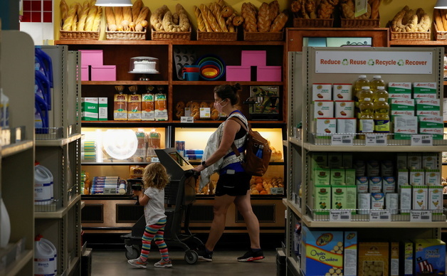 '트럼프 덕에 살림살이 나아져' 미국인 18%뿐…절반은 '나빠져'